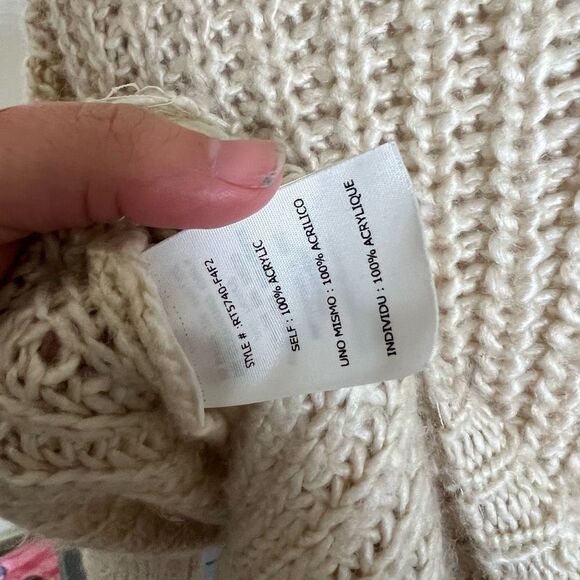 Ryu Women's Cable Knit Long Sleeve V-neck Pullover Sweater Tan Small to Medium - Picture 3 of 6